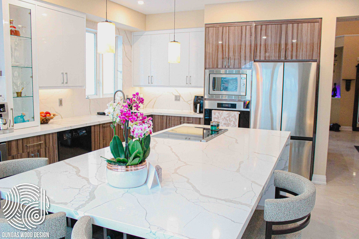 Modern Contrast Kitchen