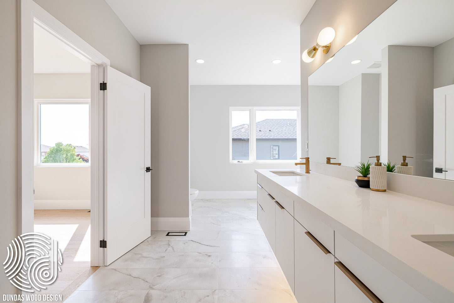 Modern Wall Mounted White Bathroom Vanity